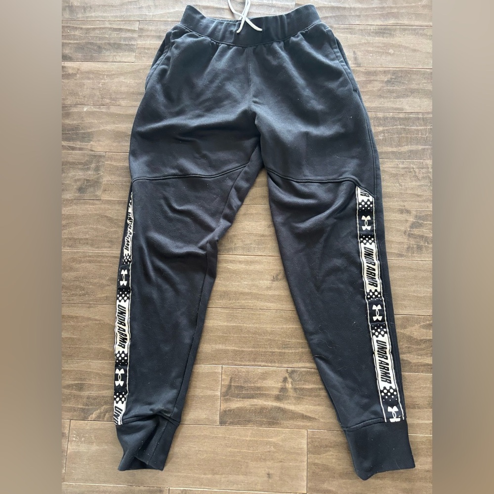 Under Armour men’s Black Sweatpants with Logo Detail
